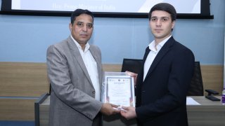 Председатель Следственного комитета РА встретился с Послом Индии и следователями, прошедшими переподготовку в Индии